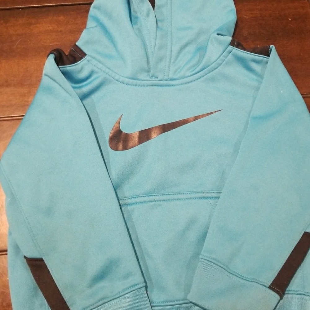 Nike 2T boys sweater