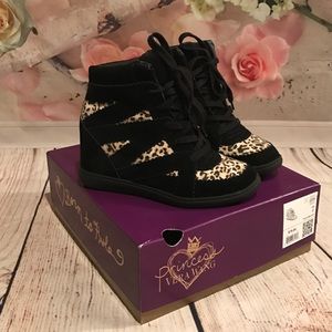 Vera wang princess black wedge sneakers