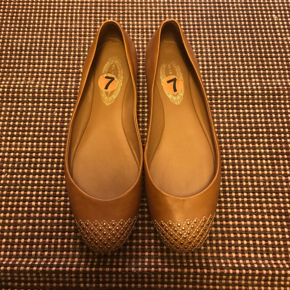 Elie Tahari flats