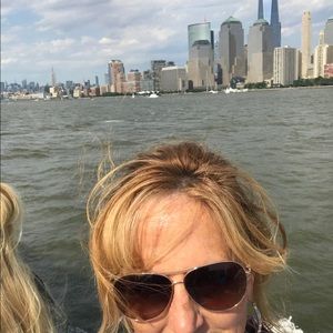 Meet your Posher, Laura