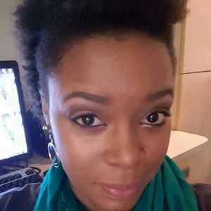Meet your Posher, Parisa