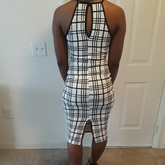 Dress - Picture 3 of 3