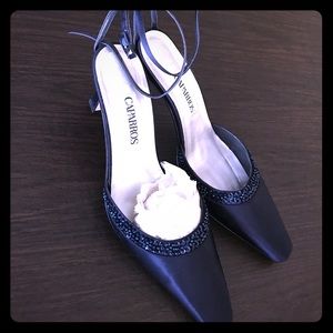 Navy blue shoes size 8