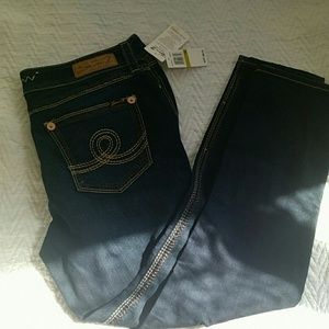 BOGO🌋 NWT Seven7 Dark Wash, Skinny Jeans, Size 14