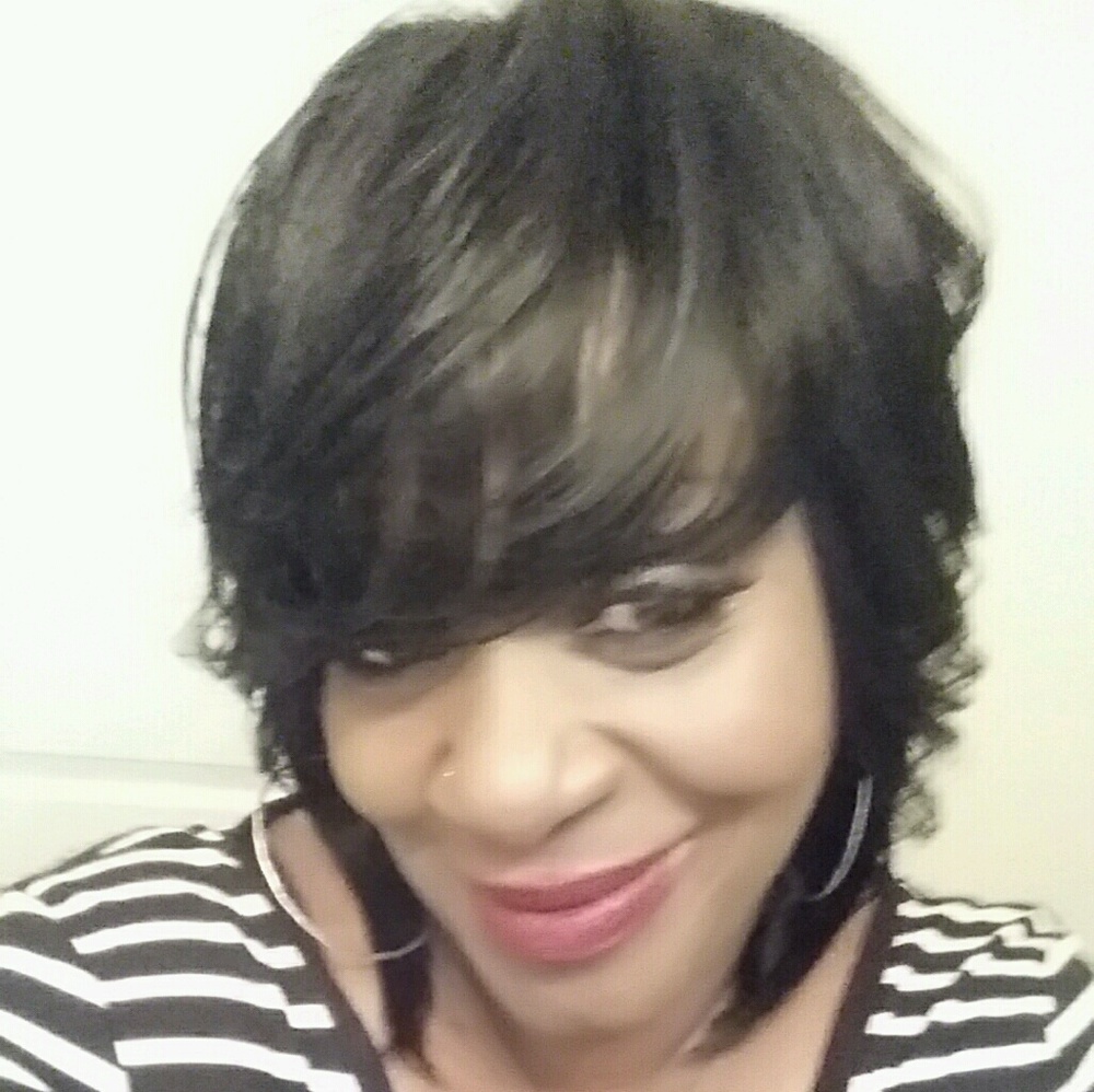 Meet your Posher, Cassandra