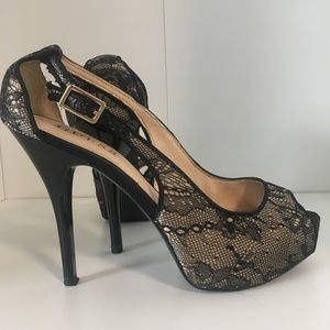Lace silk black and beige shoe