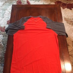 Under armor long sleeve shirt