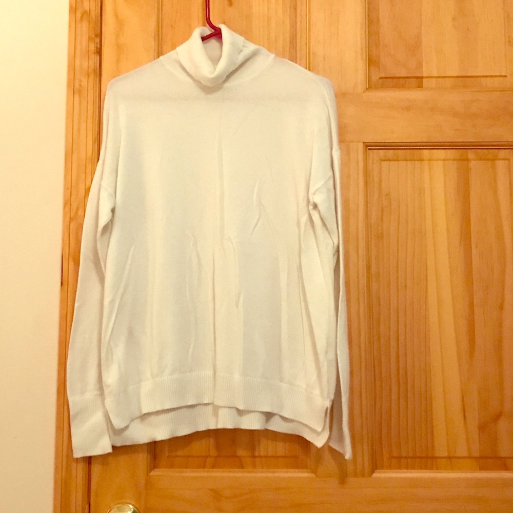 Cream/white Sweater