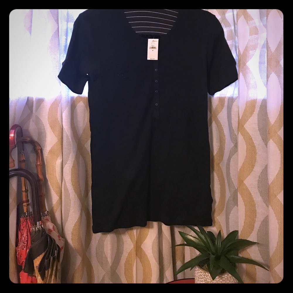 NWT Gap Charcoal Henley with Cute Texture Detail