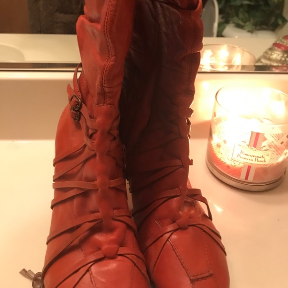 Shoes - Picture 3 of 8