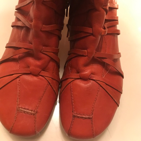 Shoes - Picture 4 of 8