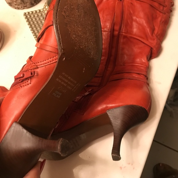 Shoes - Picture 6 of 8