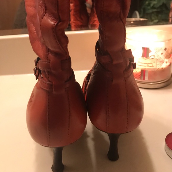 Shoes - Picture 7 of 8