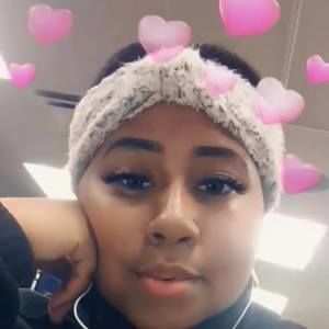 Meet your Posher, Mia