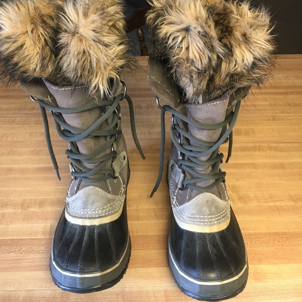 Sorel Womens waterproof boots size 7