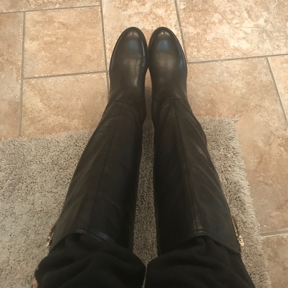 Aldo black leather boots in excellent condition