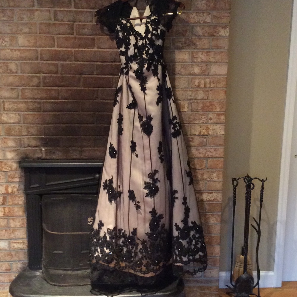 Beautiful Jovani gown worn once🌸🌺