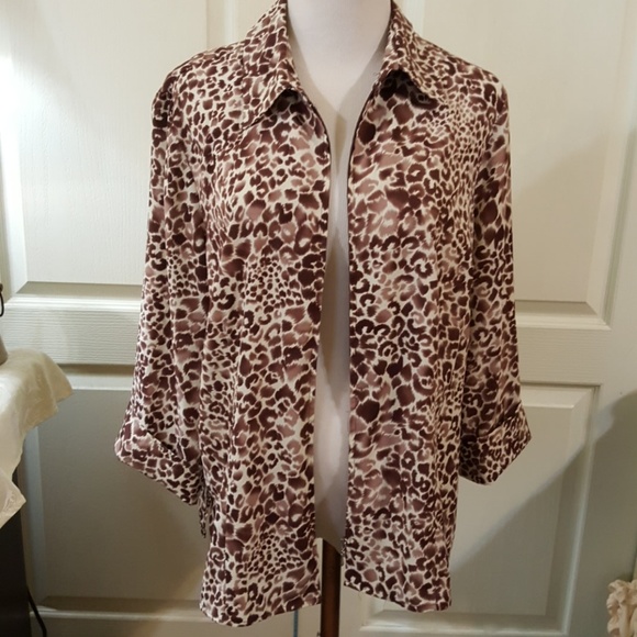 Covington Animal Print Blouse. Zips In Front. Lg. - Picture 8 of 8