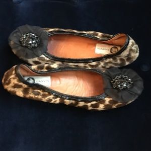 Lanvin flats leopard print and black jewel.