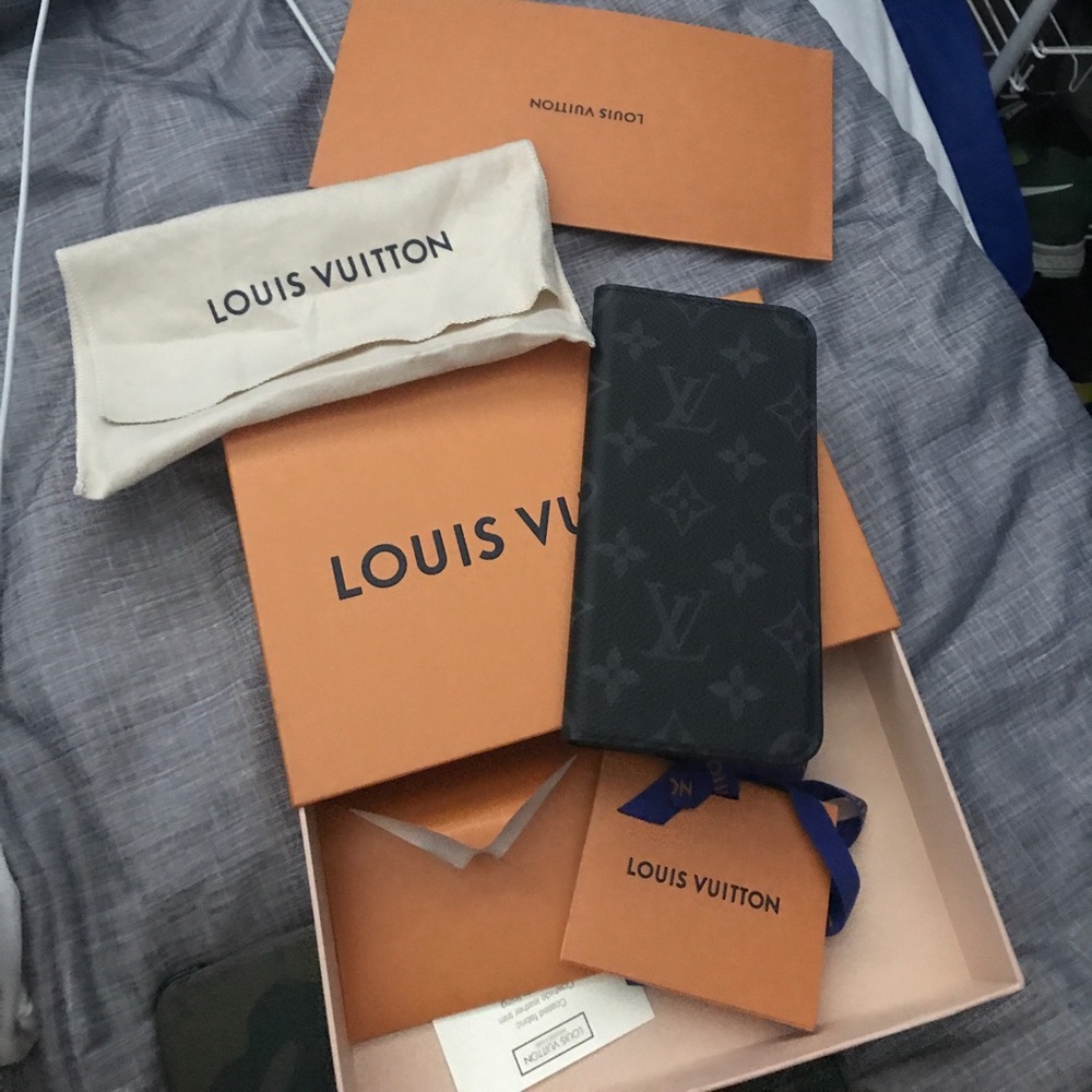 Louis Vuitton iphone 7+/8+ folio authentic