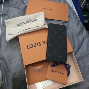Louis Vuitton iphone 7+/8+ folio authentic