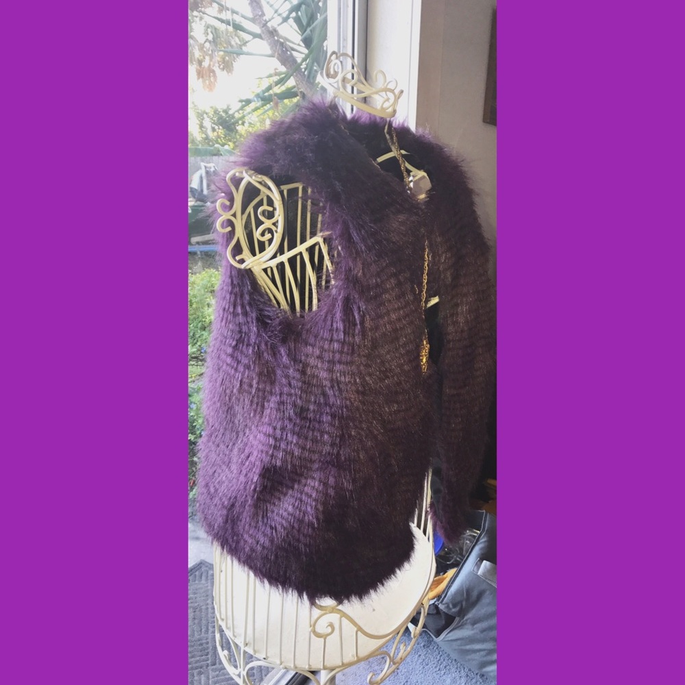 WD•NY chic faux fur vest. Sz-M.✨