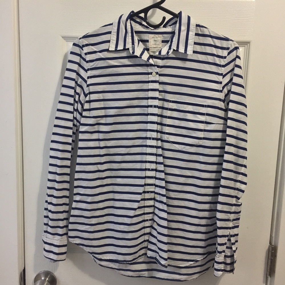 Gap Button Up Shirt