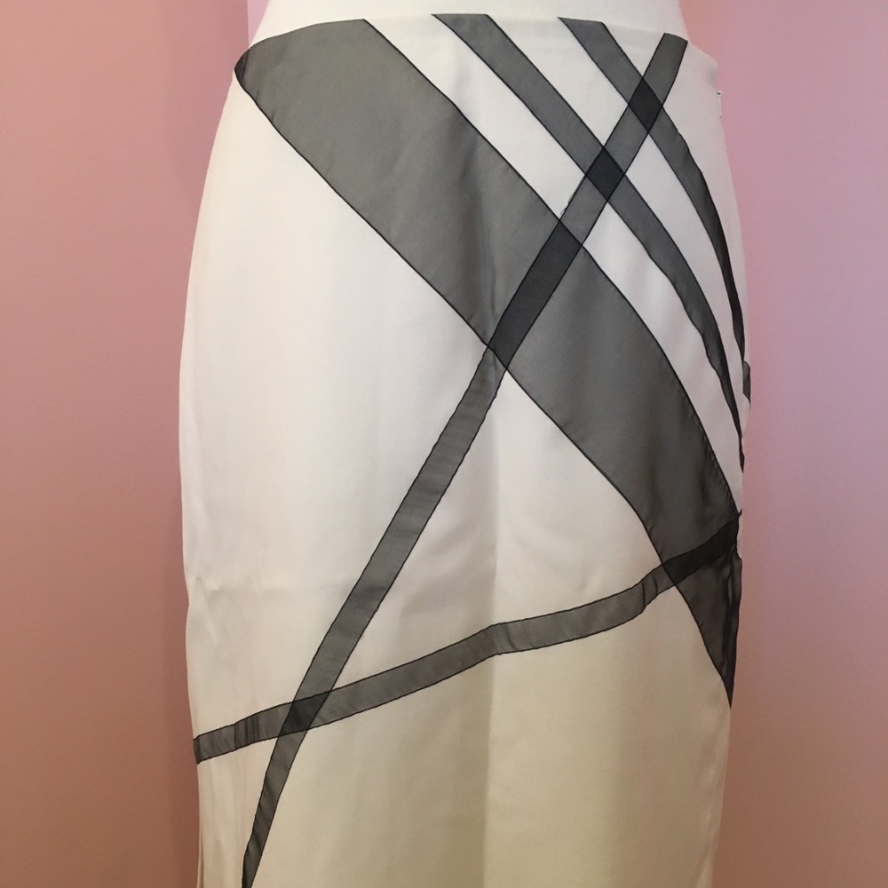 Express Cream & Black skirt SIZE 7/8