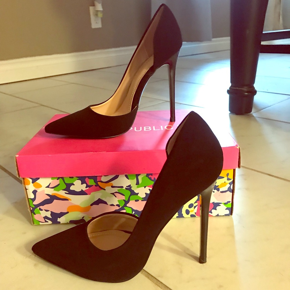 Brand new, never worn gorgeous heels