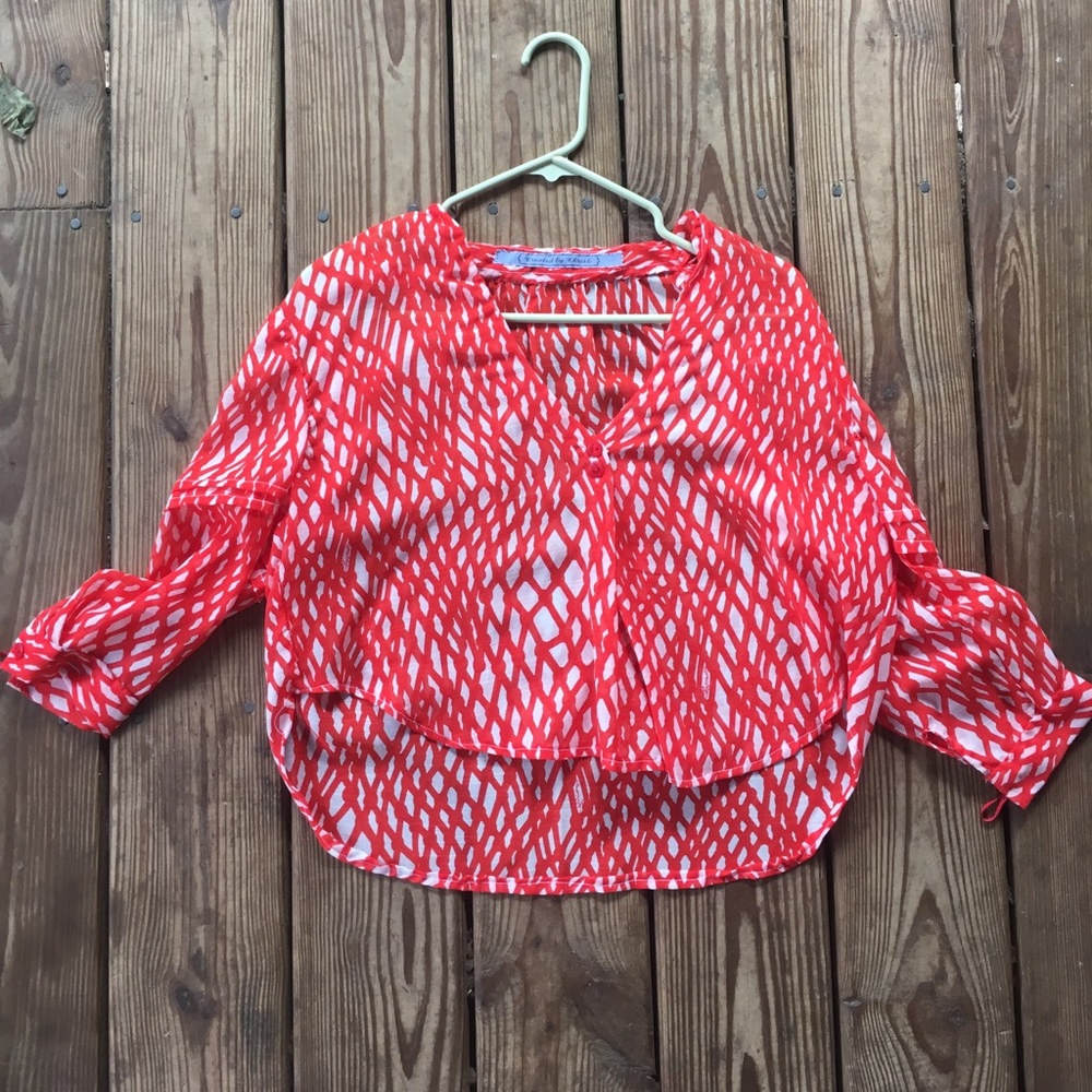 Large Gauzy asymmetrical top. Shorter in front