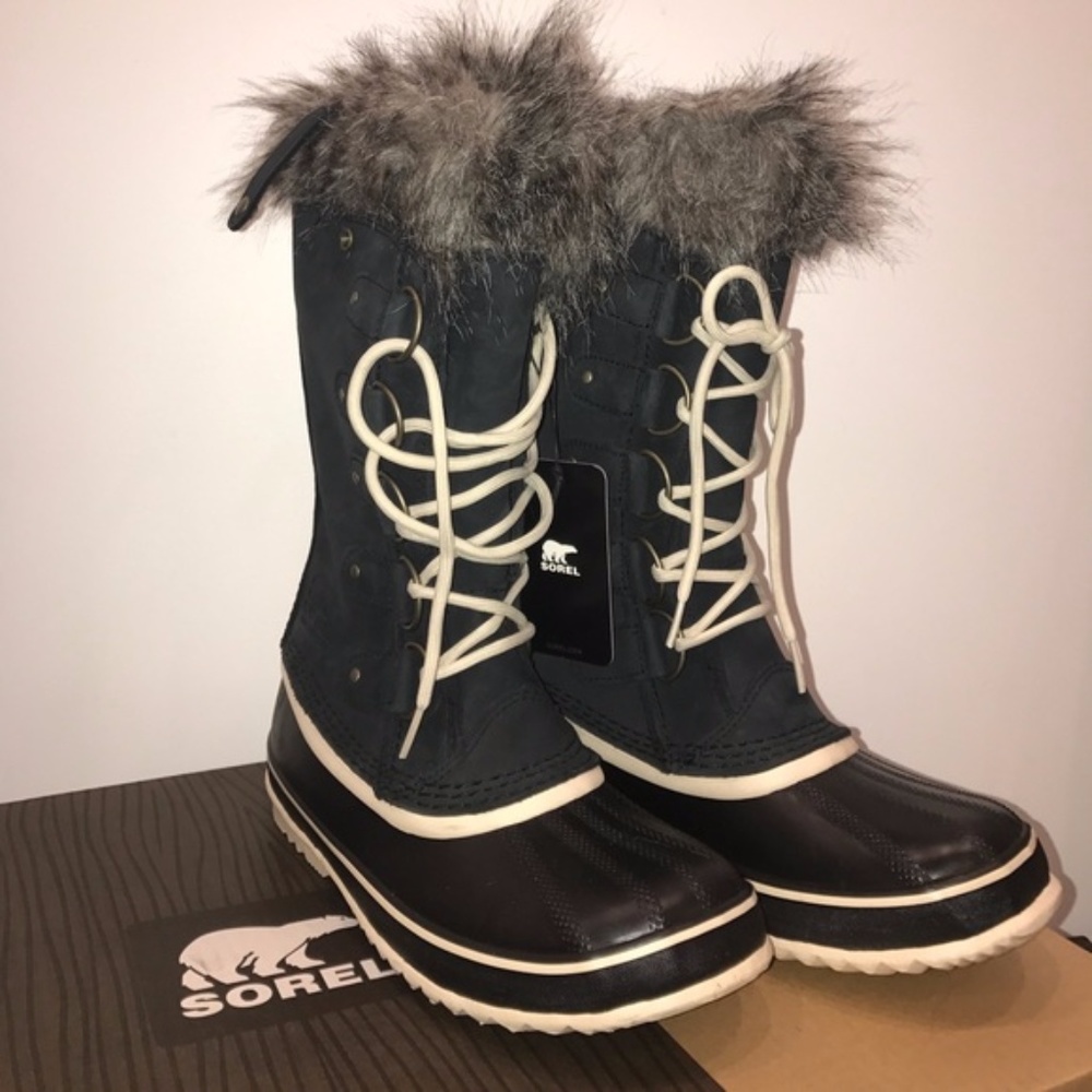 Worn once! Sorel Joan of Arctic - Black Size 9