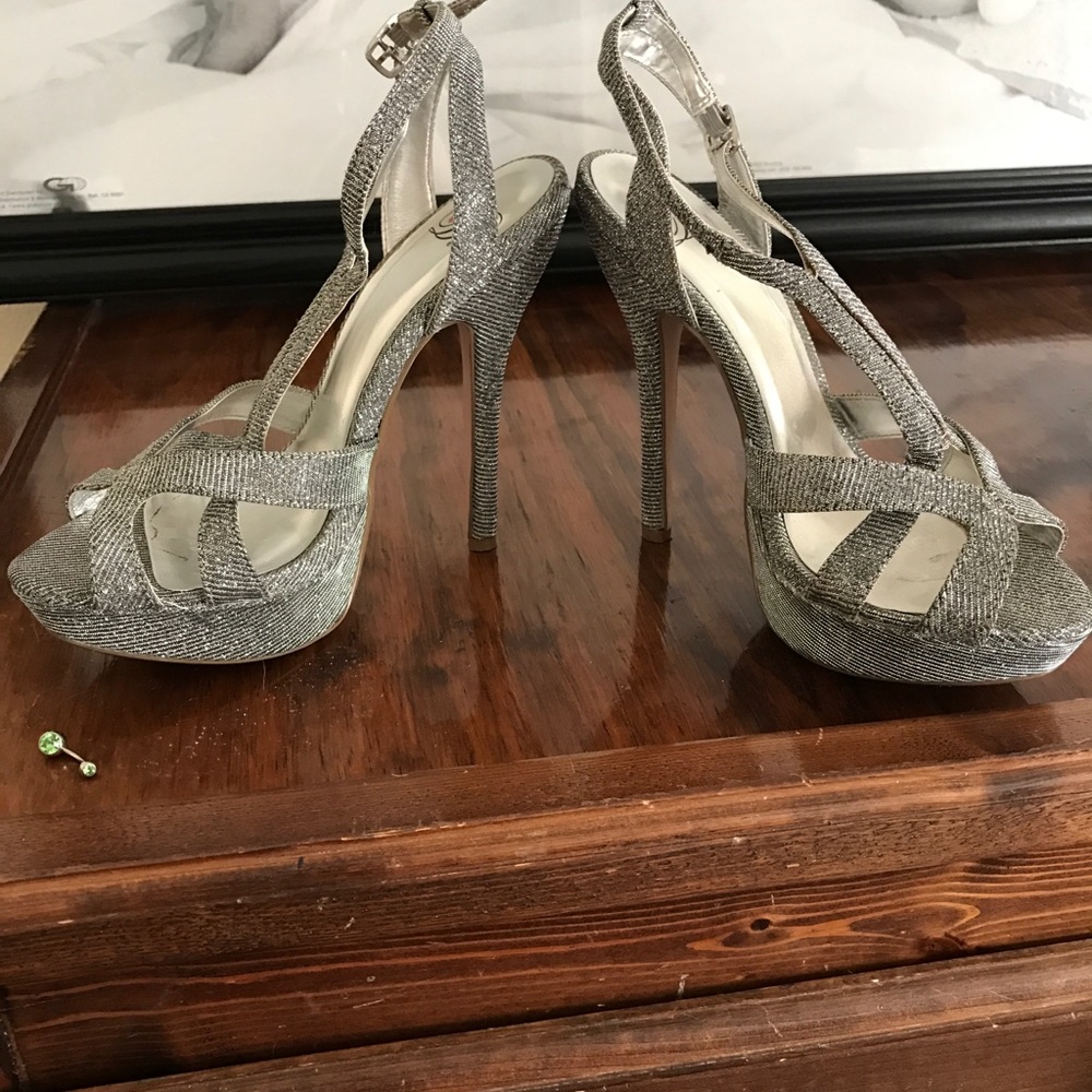 Pretty shoes! - Picture 2 of 2