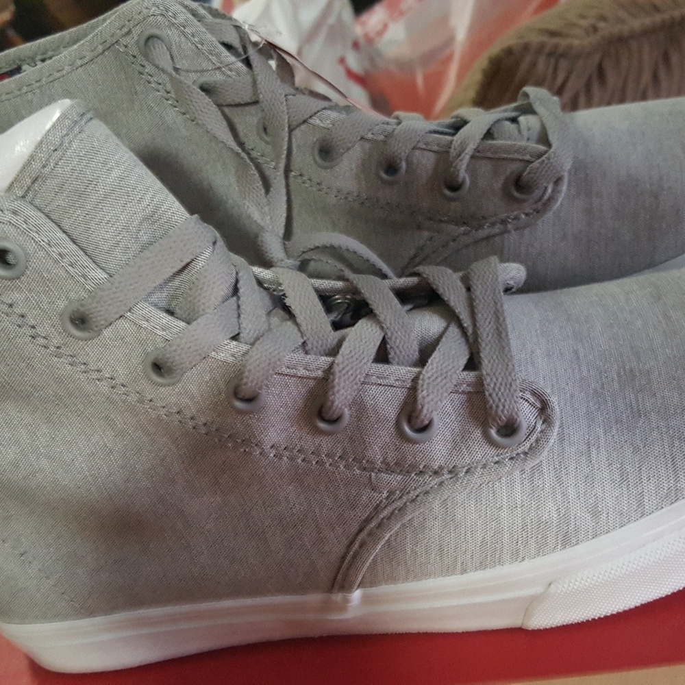 Vans - Picture 2 of 3