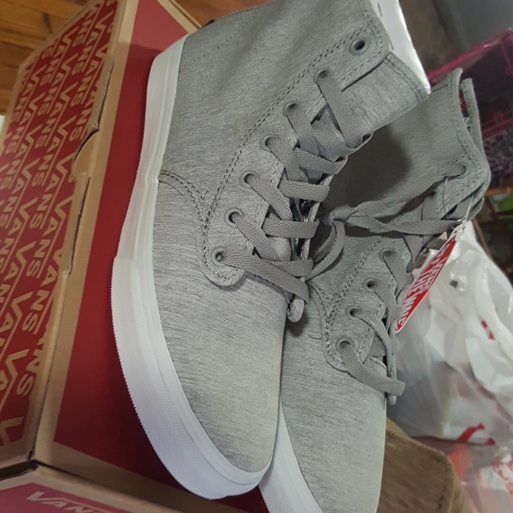 Vans - Picture 3 of 3