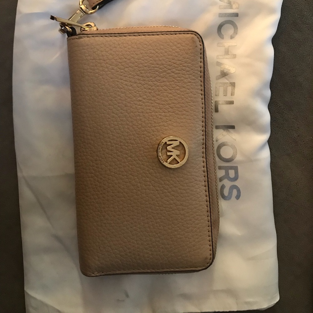 Michael Kors wristlet