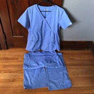 Maternity scrubs