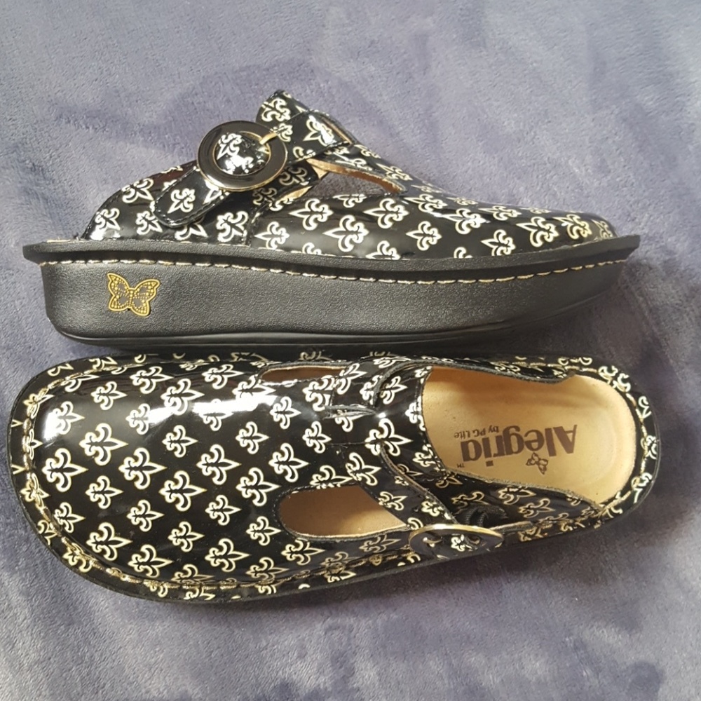 Alegria clogs