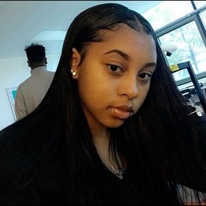 Meet your Posher, Lakia