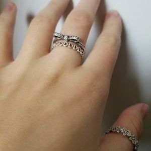 Pandora sparkling bow ring