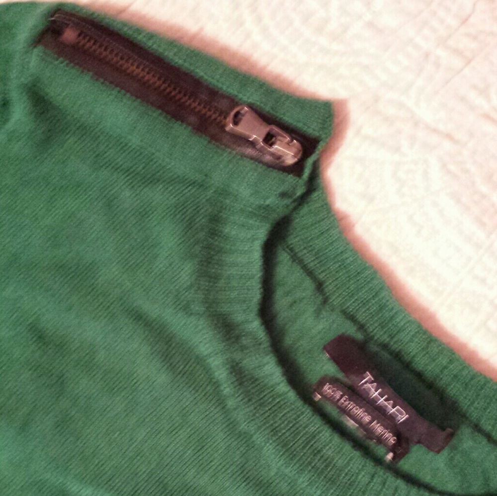 Tahari Extra fine Merino Pullover Sweater