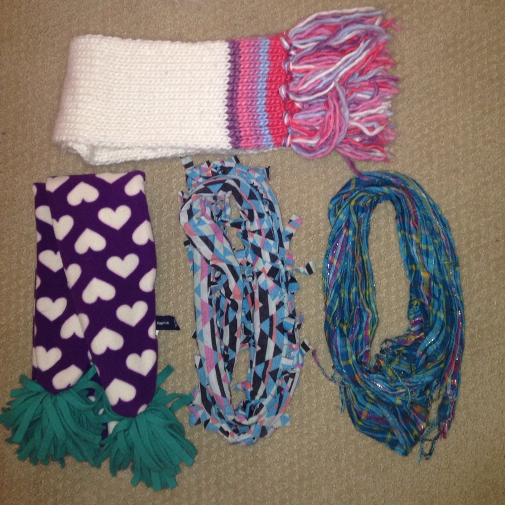 4 pairs of winter and style scarfs