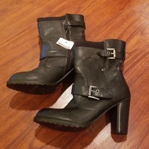 G by Guess women's boots NWT