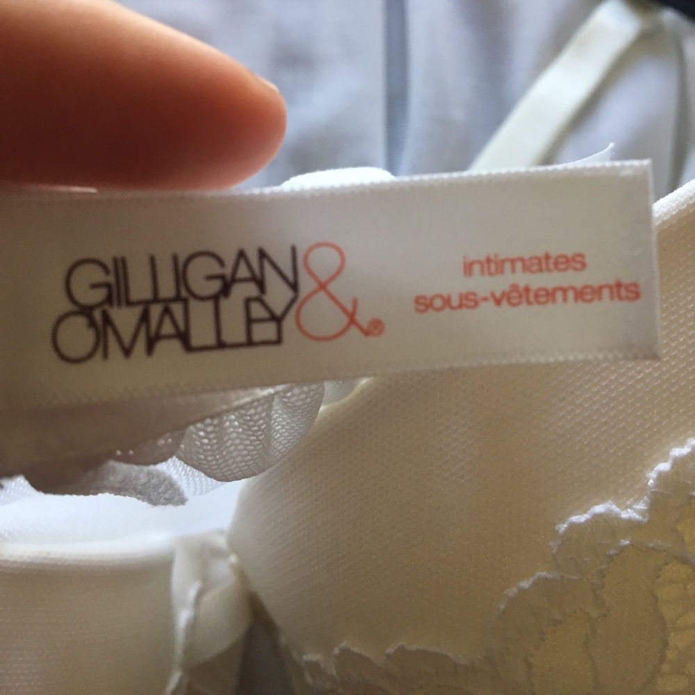 Lingerie 👄 - Picture 2 of 2