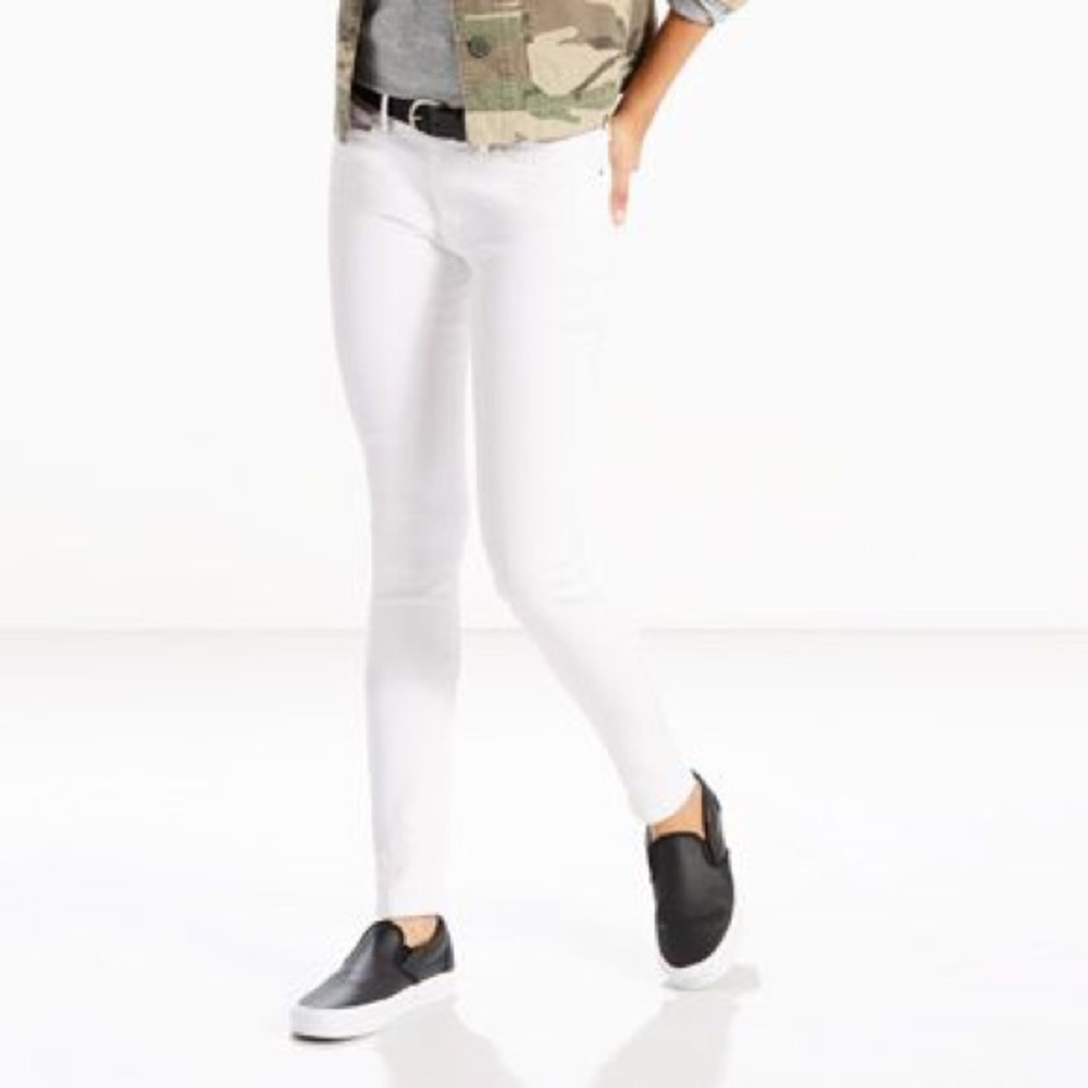 White Levi’s Skinny Jeans