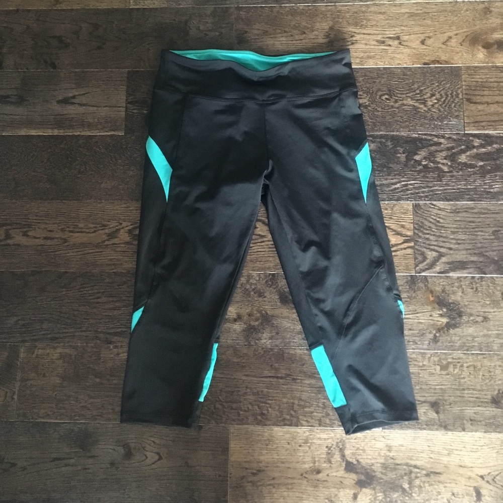 Cropped workout leggings