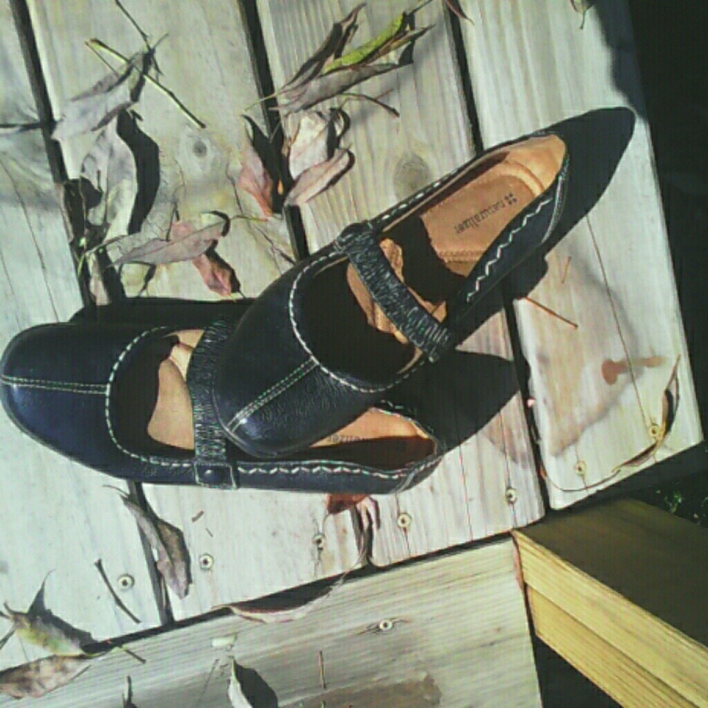 Naturalizer  flats never worn new very comfortable