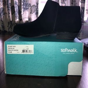 Black suede booties, 8.5M