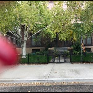 Meet your Posher, Laurie