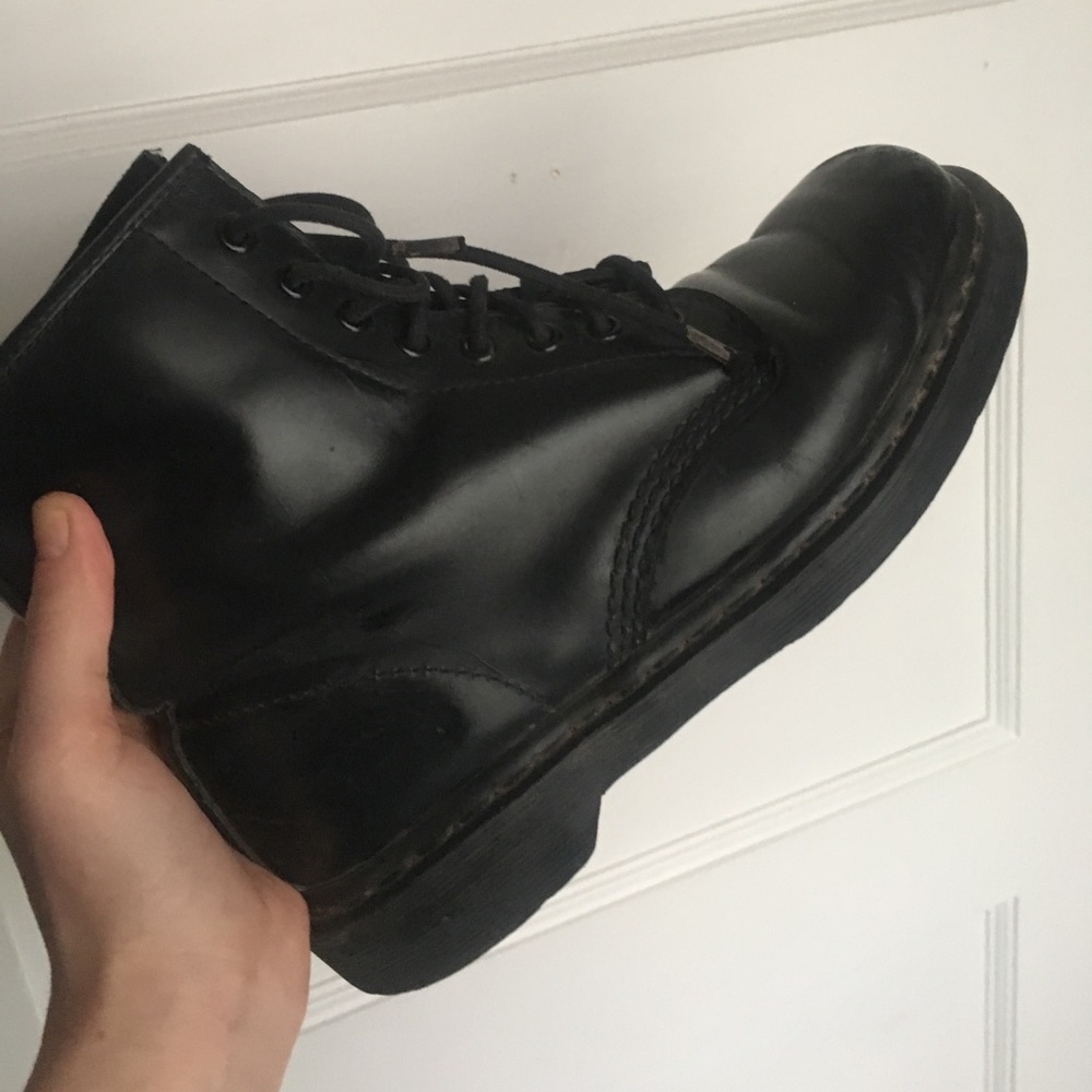 ✨Matte Black ORIGINAL Doc Martens✨