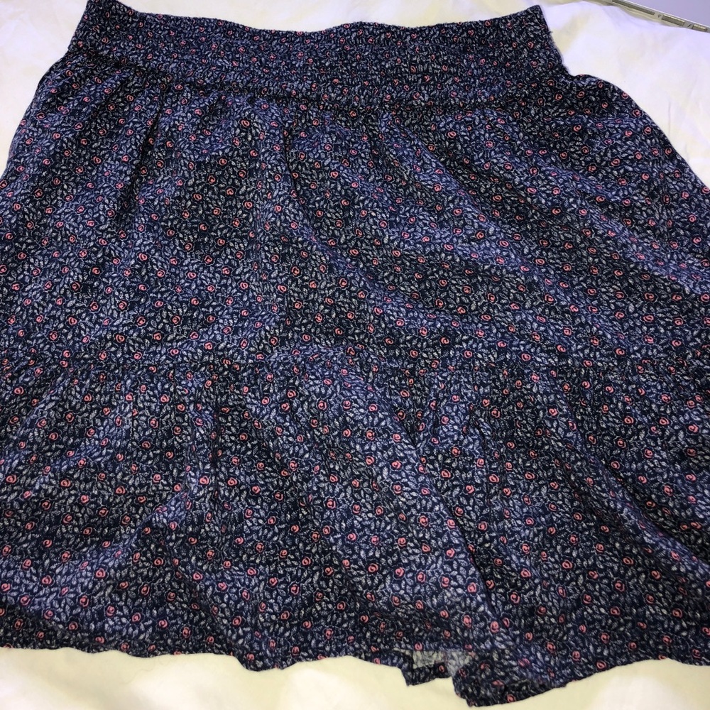Skirt/ blue with pink flowers